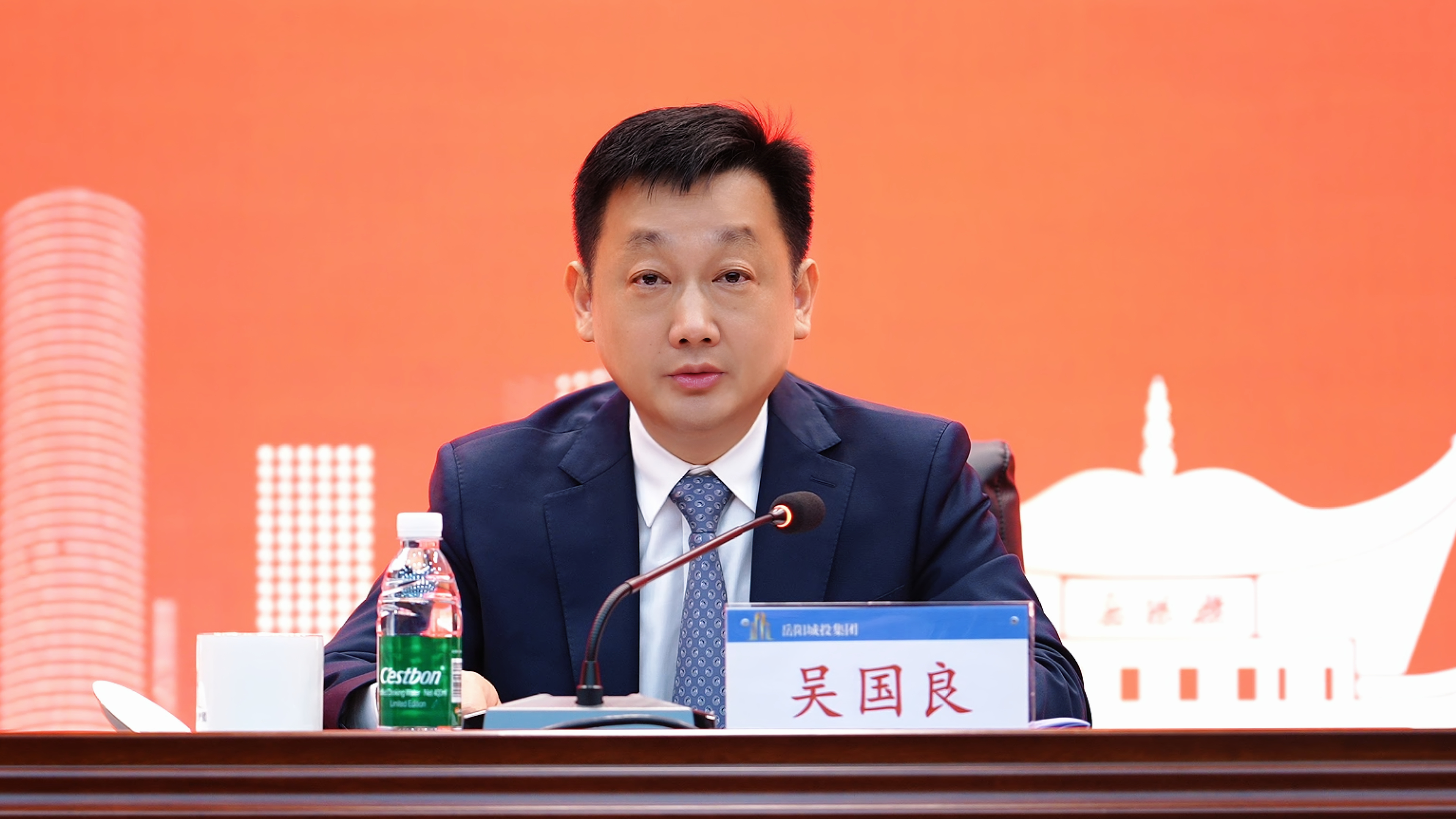 領導.jpg.png 領導.jpg.png